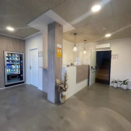 Hotel Ibi מלון