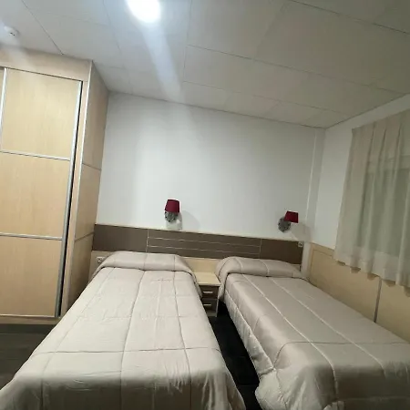 מלון Hotel Ibi