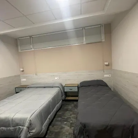 Hotel Ibi מלון 3*