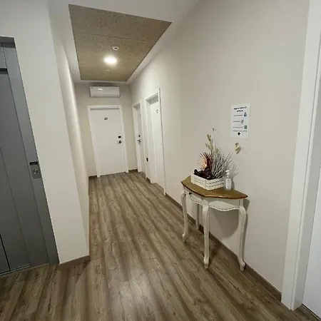 Hotel Ibi מלון 3*