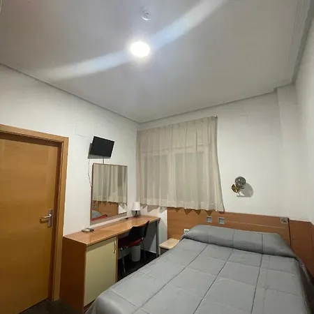 מלון Hotel Ibi Ibi