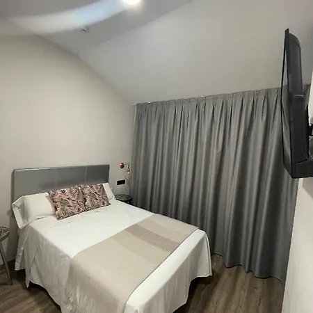 Hotel Ibi מלון