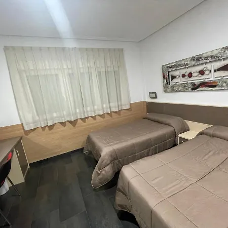 Hotel Ibi Ξενοδοχείο 3*