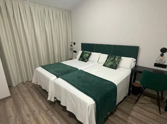 فندق Hotel Ibi 3*