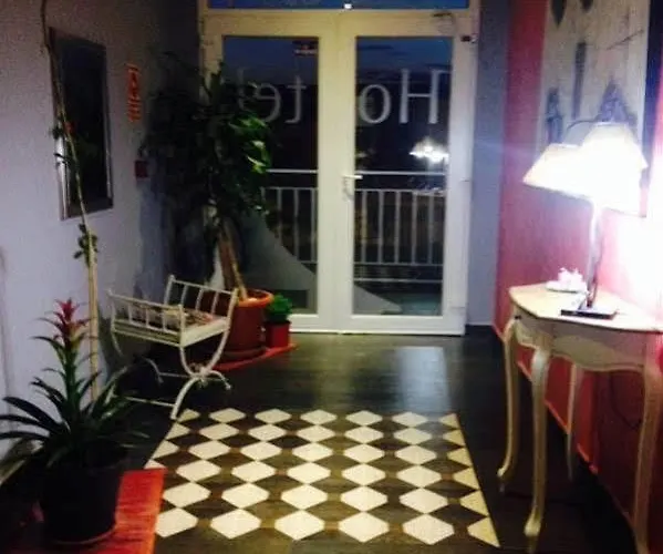 فندق Hotel Ibi 3*